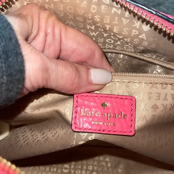 Kate Spade- Perri Lane Bubbles Delaney Leather Purse with crossbody strap. - Picture 12 of 16